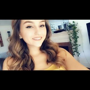 Meet your Posher, Christina